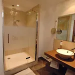 Chez Jean Hotel