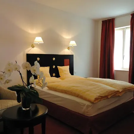 فندق Chez Jean 3*