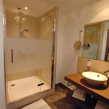 Chez Jean Hotel