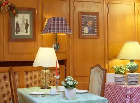 Chez Jean سافيرن
