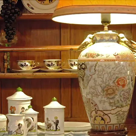 Chez Jean فندق 3*