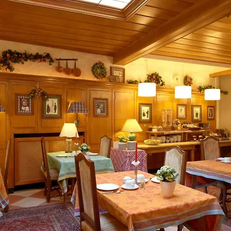 Chez Jean فندق 3*