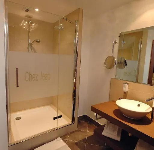 Chez Jean Hotell